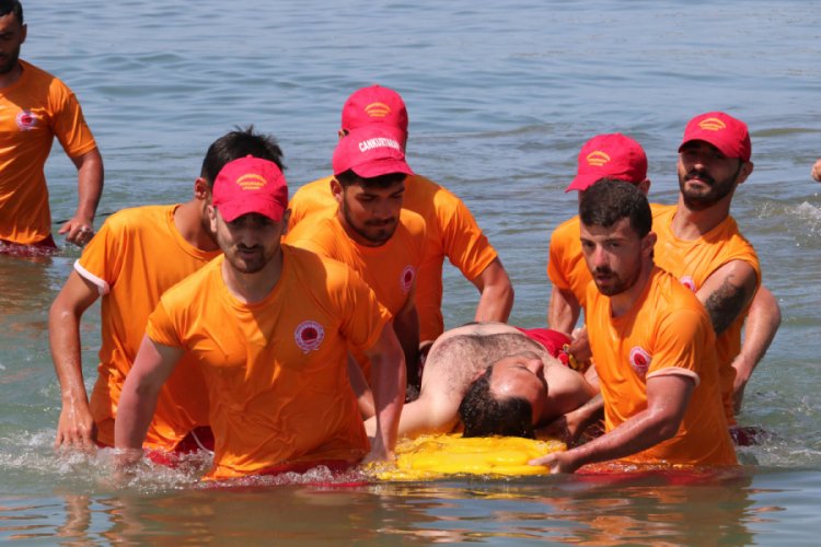 Karadeniz'de 'rip akıntısı' uyarısı