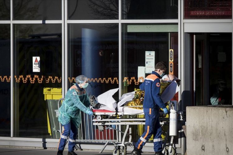 Fransa'da h&uuml;k&uuml;metin salgın y&ouml;netimine soruşturma