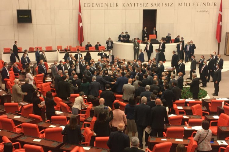 Mecliste gerilim devam etti