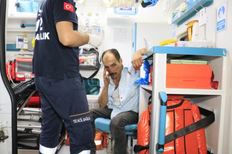 &Ouml;nce d&ouml;vd&uuml;ler sonra ara&ccedil;tan yola attılar