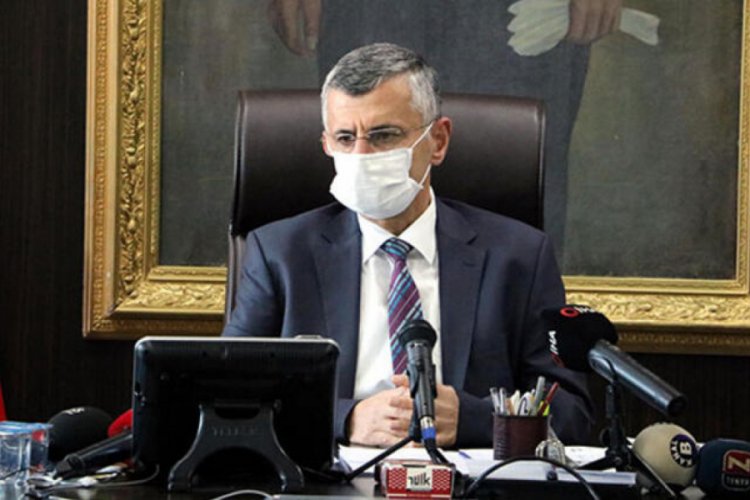 Sağlık &ccedil;alışanlarıyla ilgili s&ouml;zleri tepki &ccedil;eken vali de merkeze &ccedil;ekildi