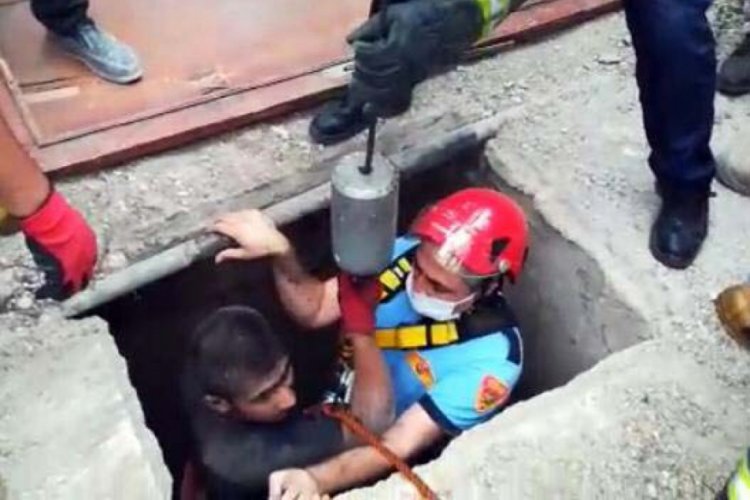 Kuş yakalamak i&ccedil;in indiği kuyuda mahsur kaldı