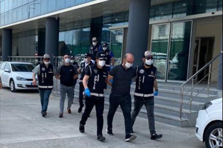 Bursa'da silah ka&ccedil;ak&ccedil;ılığı operasyonu: 12 g&ouml;zaltı
