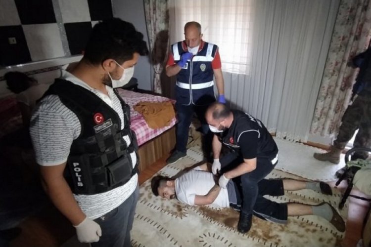 Bursa'da bin polisle yapılan uyuşturucu operasyonunda 18 kişiye g&ouml;zaltı
