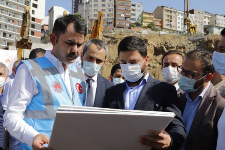Bakan Kurum, K&acirc;ğıthane'de incelemelerde bulundu