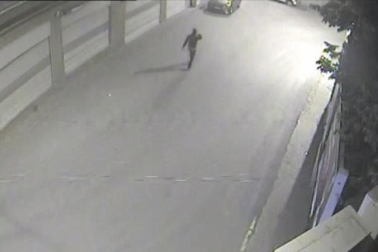 Rahmi Ko&ccedil; M&uuml;zesine maganda kurşunu isabet etmiş