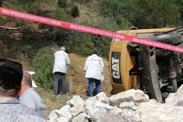 Bursa'da iş makinesi devrildi, operatör hayatını kaybetti