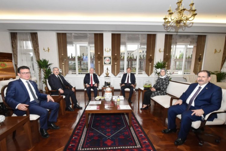 Ak Parti Bursa milletvekili &Ccedil;avuşoğlu, Yargıtay Başkanı Akarca'yı ziyaret etti