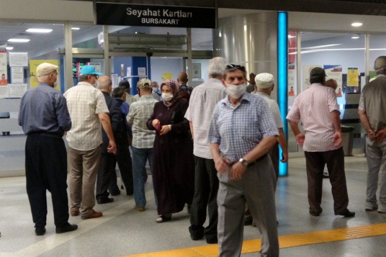Bursa'da fısıltıyı ger&ccedil;ek zannettiler, kuyruğa koştular