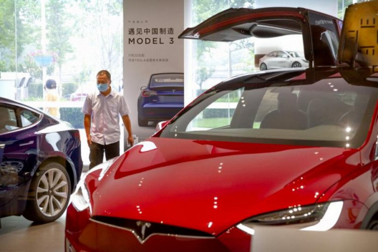 Tesla d&uuml;nyanın en değerli otomobil şirketi oldu