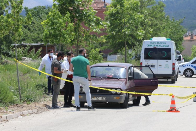 Park halindeki ara&ccedil;ta 1 kişi &ouml;l&uuml; olarak bulundu