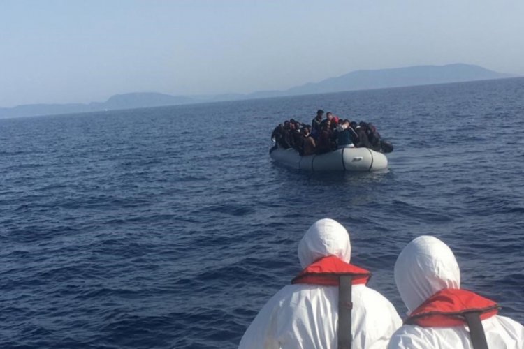 İzmir'de 42 sığınmacı kurtarıldı