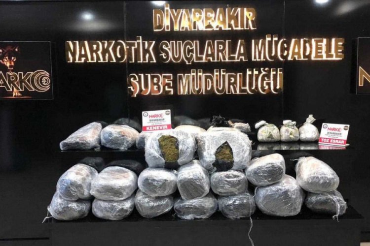 1 ton 133 kilo esrar ele ge&ccedil;irildi