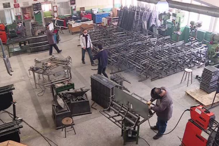 Bursa'da 152 yıllık meslek lisesi, Marmara B&ouml;lgesi'ndeki okullar i&ccedil;in sıra &uuml;retiyor