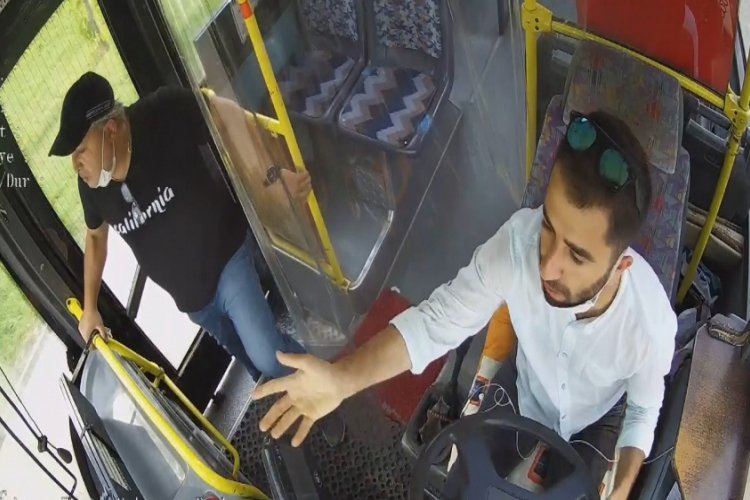 Bursa'da otob&uuml;ste kalp krizi ge&ccedil;irdi şof&ouml;r hastaneye b&ouml;yle yetiştirdi