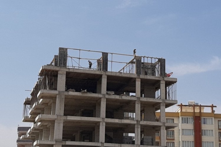 İnşaat iş&ccedil;ilerinin tehlikeli &ccedil;alışması