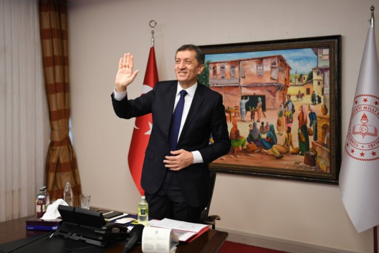 Bakan Sel&ccedil;uk: &Ouml;ğrencilerimizin ilk ihtiyacı duygusal a&ccedil;ıdan rahatlamak