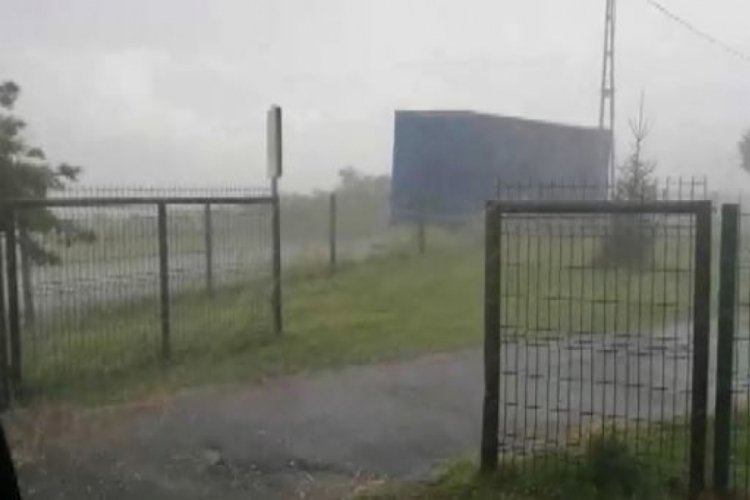 Silivri'de dolu yağışı etkili oldu