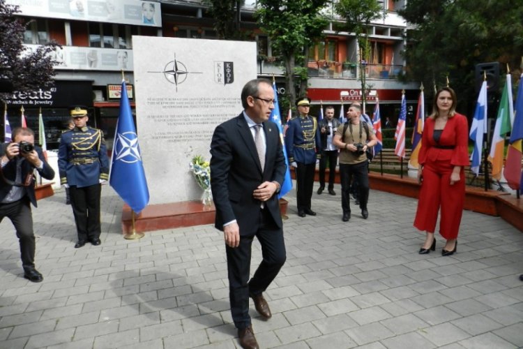 Kosova, Sırp işgalinden kurtuluşunun 21. yılını kutladı