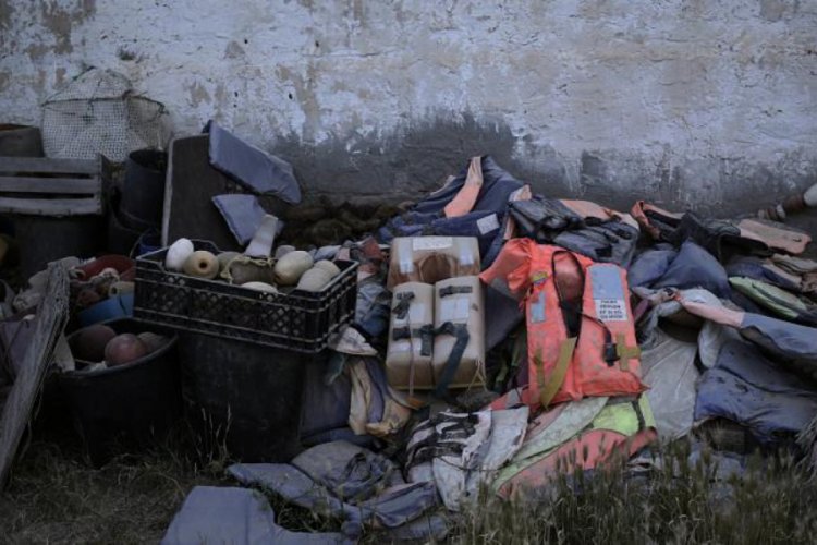 Tunus a&ccedil;ıklarında batan teknede 54 g&ouml;&ccedil;menin cansız bedenine ulaşıldı