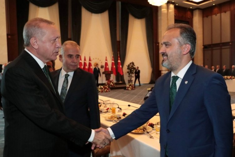 Cumhurbaşkanı Erdoğan, Bursa B&uuml;y&uuml;kşehir Belediye Başkanı Alinur Aktaş'la g&ouml;r&uuml;şt&uuml;