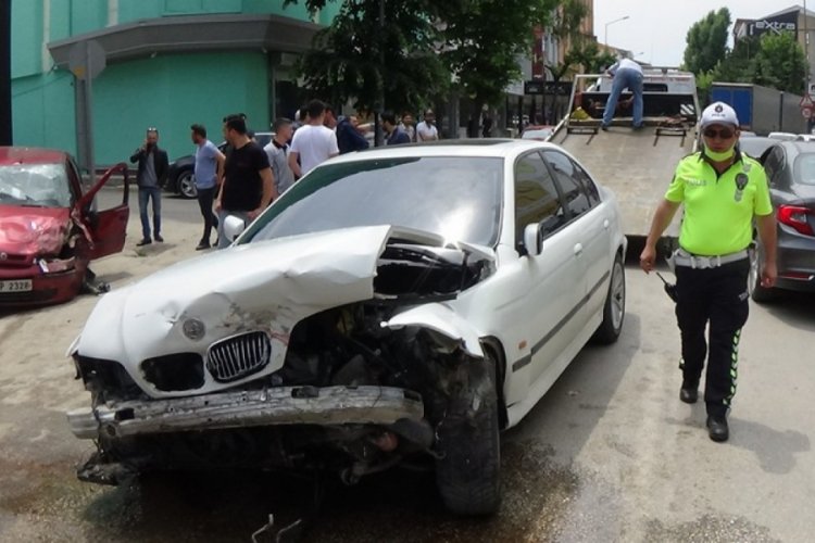 Bursa İneg&ouml;l'de trafik kazasında 1 kişi yaralandı