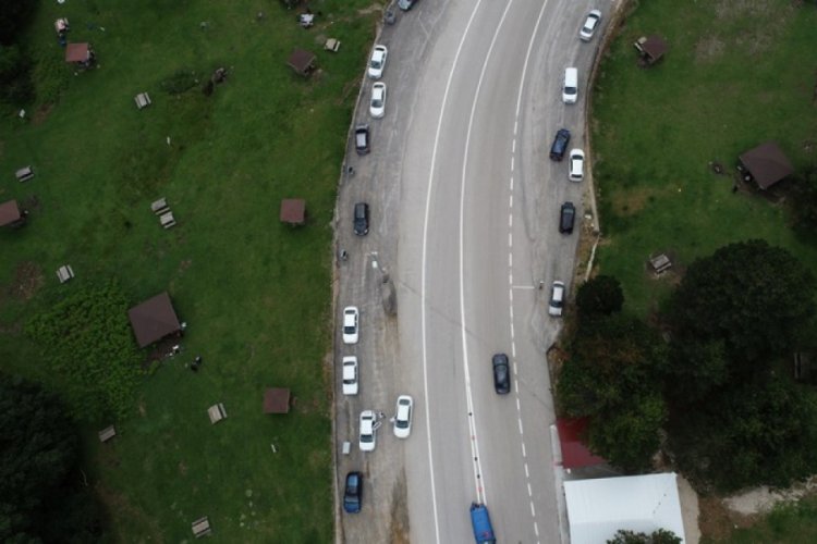 Bursa Uludağ misafirlerine a&ccedil;ıldı vatandaşlar piknik yaptı