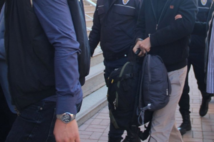 R&uuml;şvet operasyonu: 10'u polis 14 kişi tutuklandı