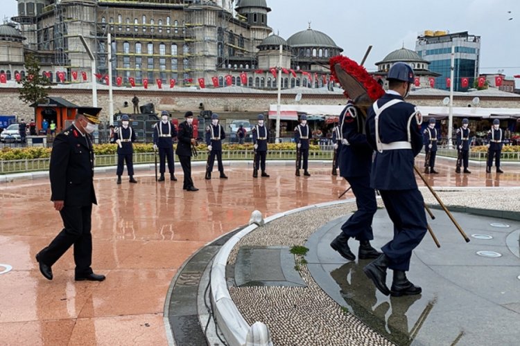 Taksim'de jandarmanın 181'inci kuruluş yıl d&ouml;n&uuml;m&uuml; t&ouml;reni