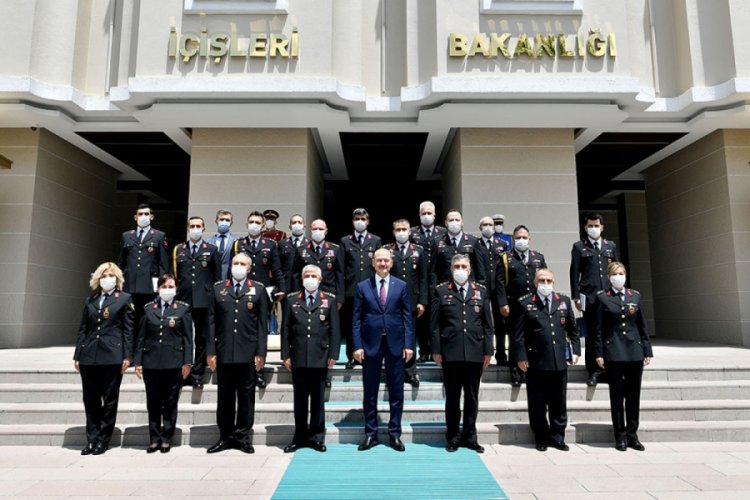 Bakan Soylu: "Şehirden temizlenen ter&ouml;r &ouml;rg&uuml;t&uuml; mağaralara da hapsolmuş durumdadır"