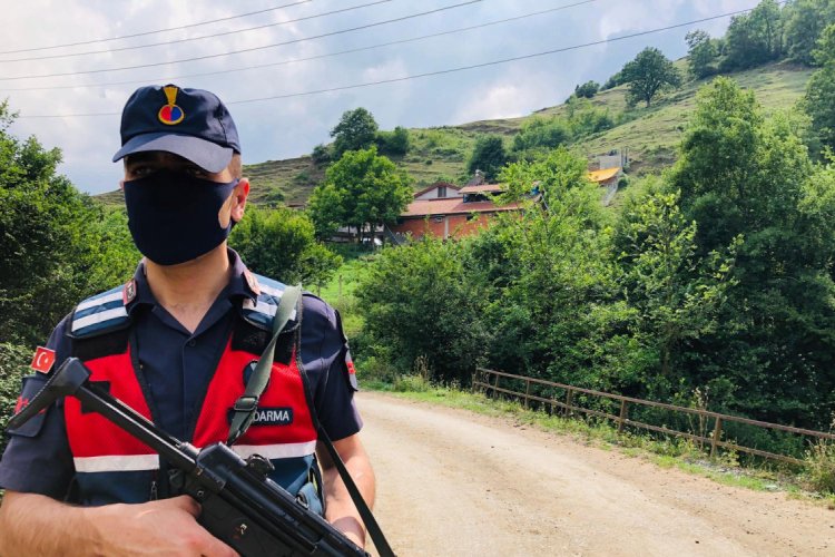 Dedesini ziyarete gitti, mahalleyi karantinaya aldılar