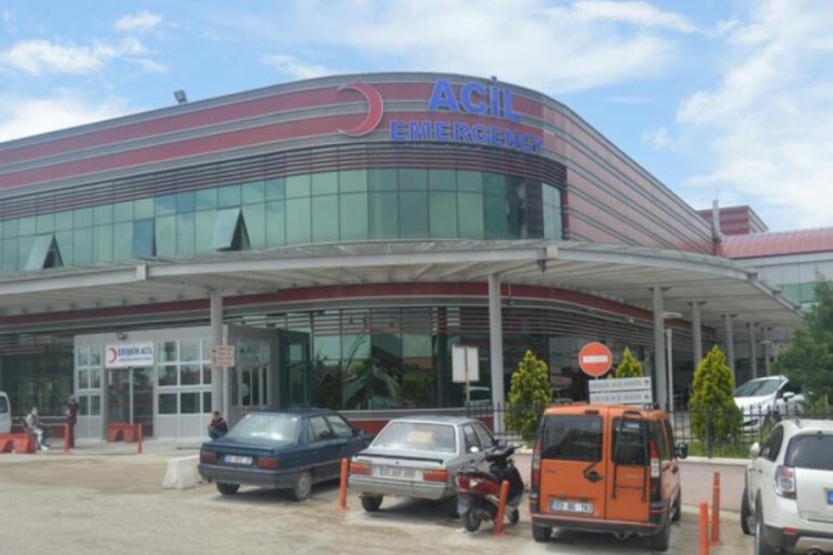 Koronavir&uuml;s ş&uuml;phesiyle geldiler doktorlara dehşeti yaşattılar!