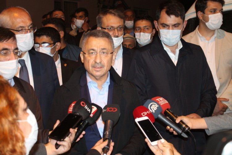 Cumhurbaşkanı Yardımcısı Oktay, deprem b&ouml;lgesinde a&ccedil;ıklama yaptı
