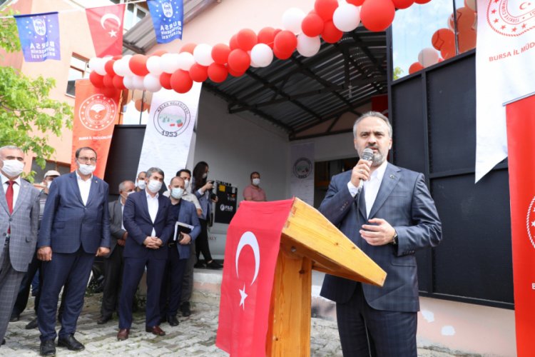 Bursa B&uuml;y&uuml;kşehir afet mağduru k&ouml;yl&uuml;n&uuml;n yanında