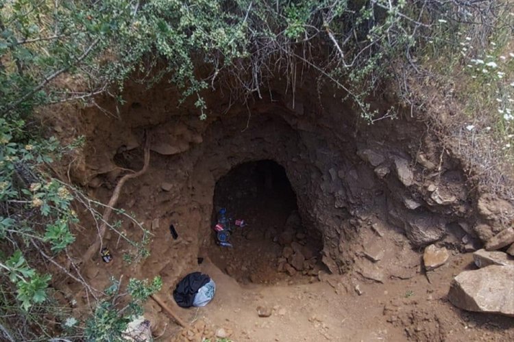 Ka&ccedil;ak kazı yaptıkları 15 metrelik t&uuml;nelde su&ccedil;&uuml;st&uuml; yakalandılar