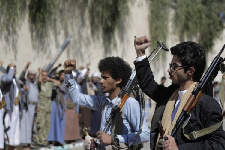 Yemen'de ayrılık&ccedil;ılar Merkez Bankası'nın parasına el koydu