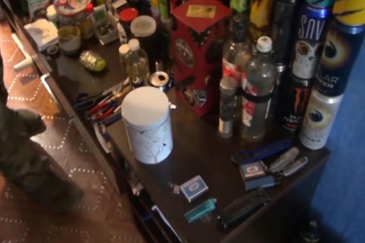 Rusya'da 15 yaşındaki &ccedil;ocuğun &uuml;zerinden cephanelik &ccedil;ıktı