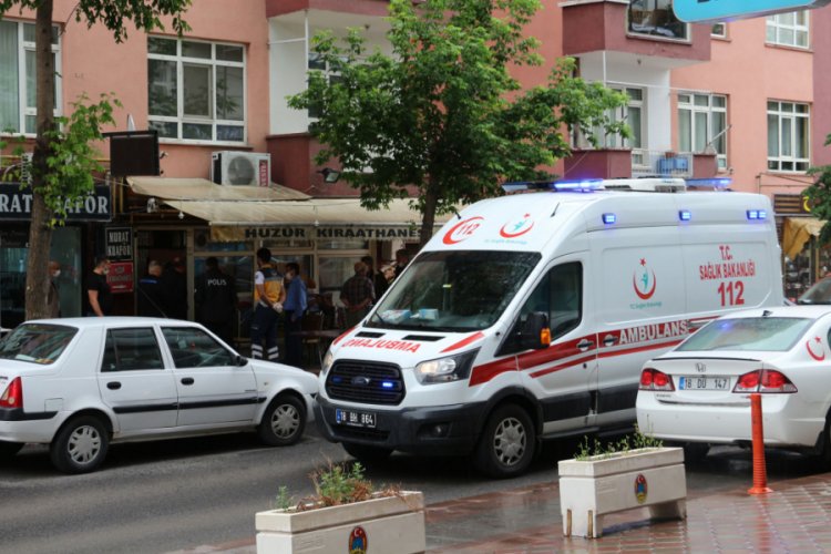İşlettiği kıraathanede &ouml;l&uuml; bulundu