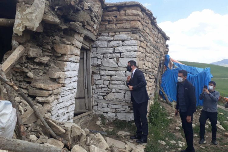 Karlıova depreminden etkilenen &Ccedil;at'ta yaralar sarılıyor