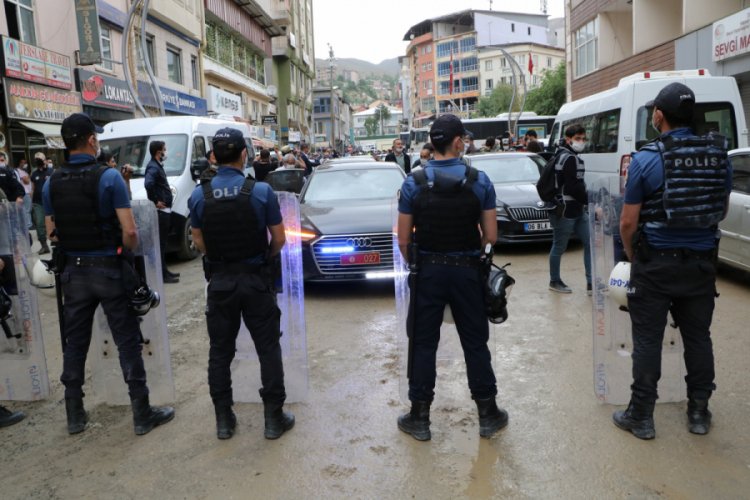 Hakkari'de y&uuml;r&uuml;y&uuml;şe izin verilmedi