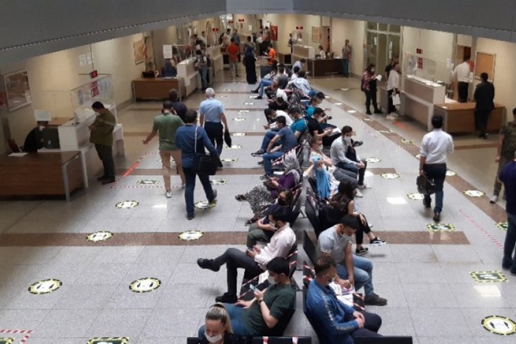 İstanbul Adalet Sarayı'nda yoğunluk