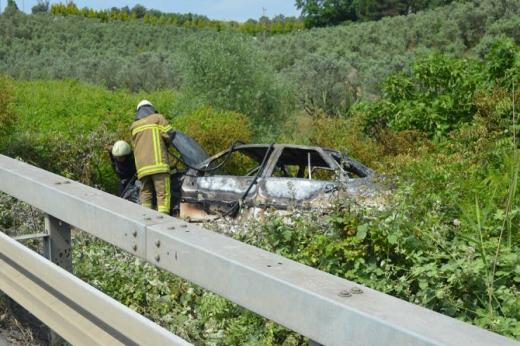Bursa'da yanmak üzereyken çarptığı aracın sürücüsü son anda kurtardı