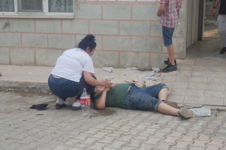 Bursa'da caminin kubbesinden d&uuml;şen &ccedil;ocuk yaralandı
