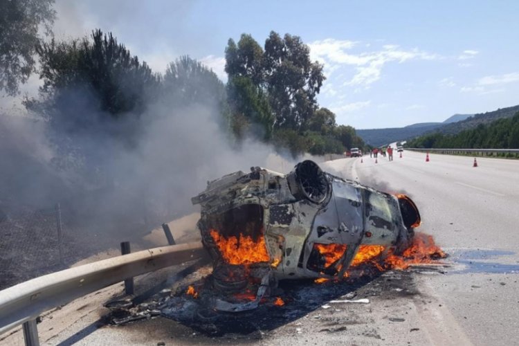 Otomobilde yanarak can verenler baba-kız &ccedil;ıktı