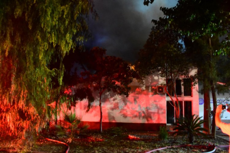 Ege &Uuml;niversitesi Hastanesi'ndeki yangın s&ouml;nd&uuml;r&uuml;ld&uuml;