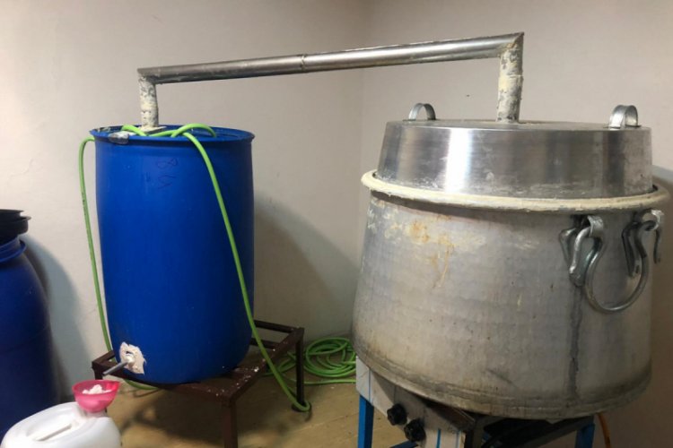Adana'da 3 bin 985 litre sahte i&ccedil;ki ele ge&ccedil;irildi