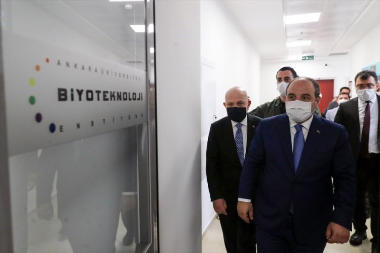 Bakan Varank, Kovid-19'a karşı aşı ve ila&ccedil; geliştirme &ccedil;alışmalarını yerinde inceledi
