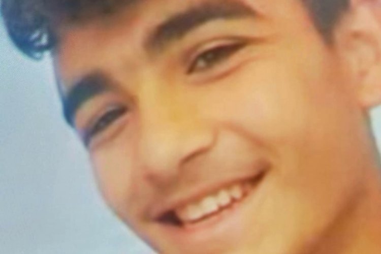 &Ccedil;apa makinesinin altında kalan gen&ccedil; &ouml;ld&uuml;