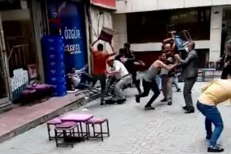 Sopalı ve tabureli kavga kamerada
