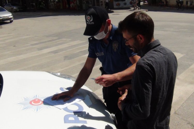 Bursa'da maske takmayanlara ceza yağıyor!